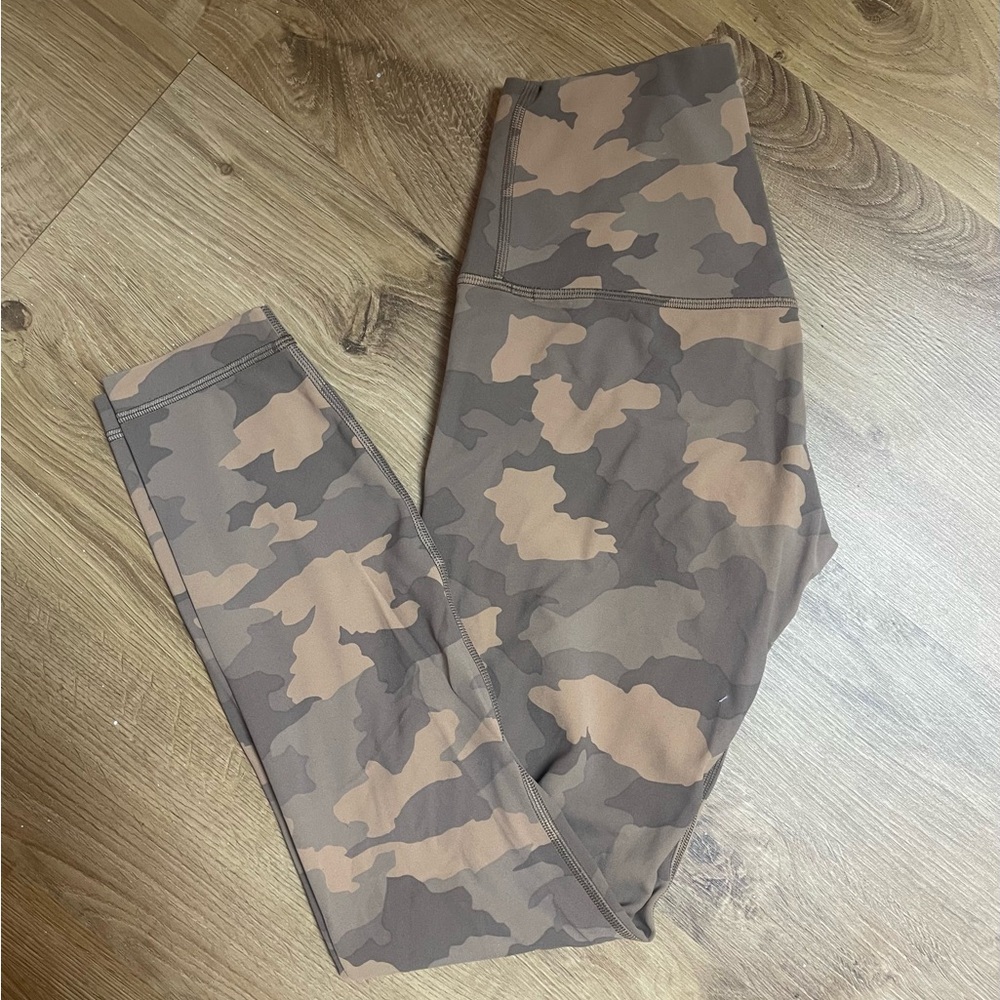 Lululemon Dessert camo align leggings (7/8 length)